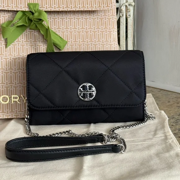 New Tory Burch WILLA QUILTED NYLONCHAIN WALLET Black - Picture 2 of 11
